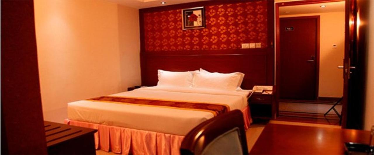 Hotel Hiton Perintalmanna Zewnętrze zdjęcie